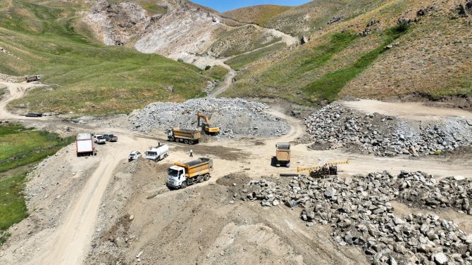 Hakkari'de Gölet çalışmaları sürüyor