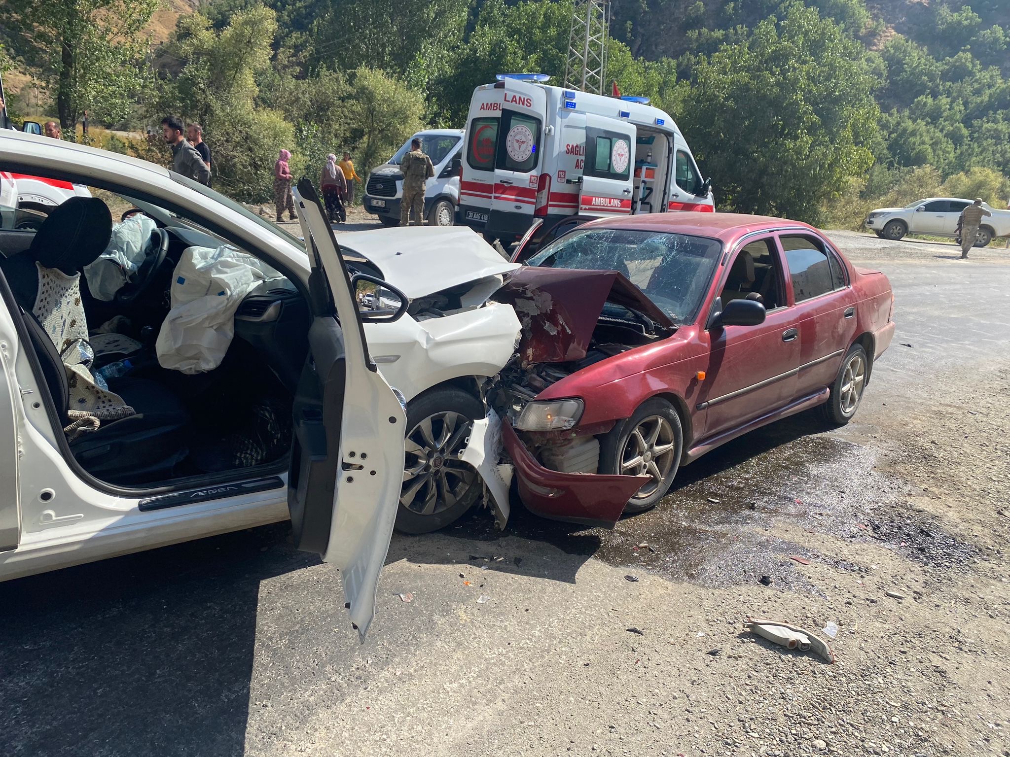 Trafik kazası : 2'si ağır 8 yaralı