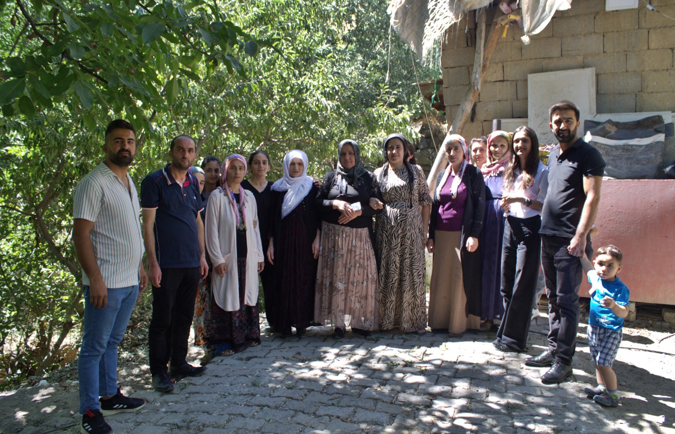 Hakkarili vatandaşlardan dere yatağı tepkisi