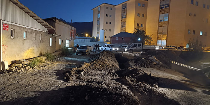 Belediye ekipleri kayıp su ile mücadele ediyor