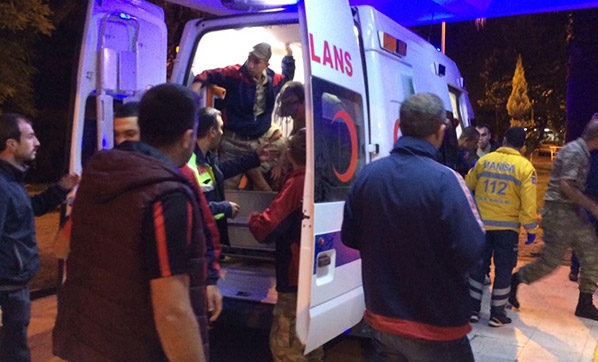 64 asker, gıda zehirlenmesi şüphesiyle hastanelere kaldırıldı