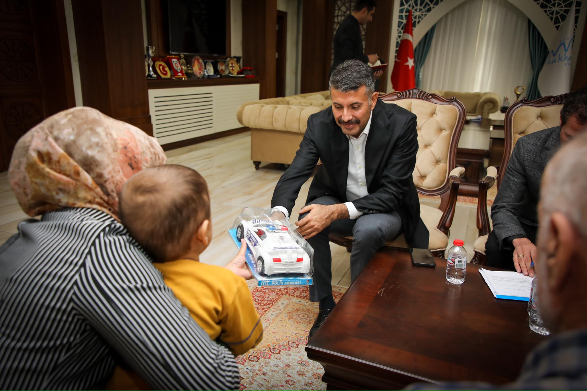 Vali Çelik, Vatandaşları Makamında Kabul Etti