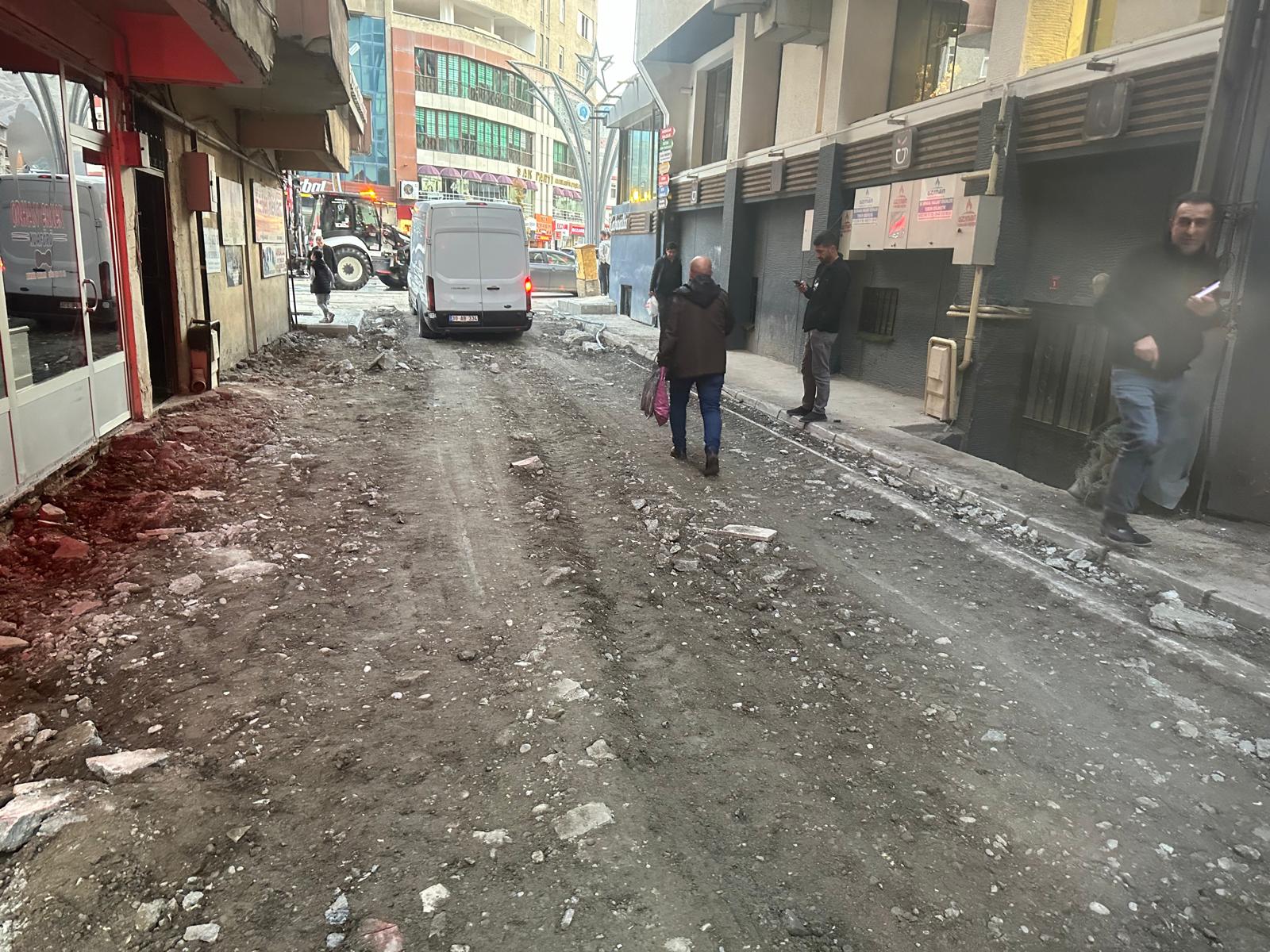 Hakkari’de sokak çalışmaları devam ediyor