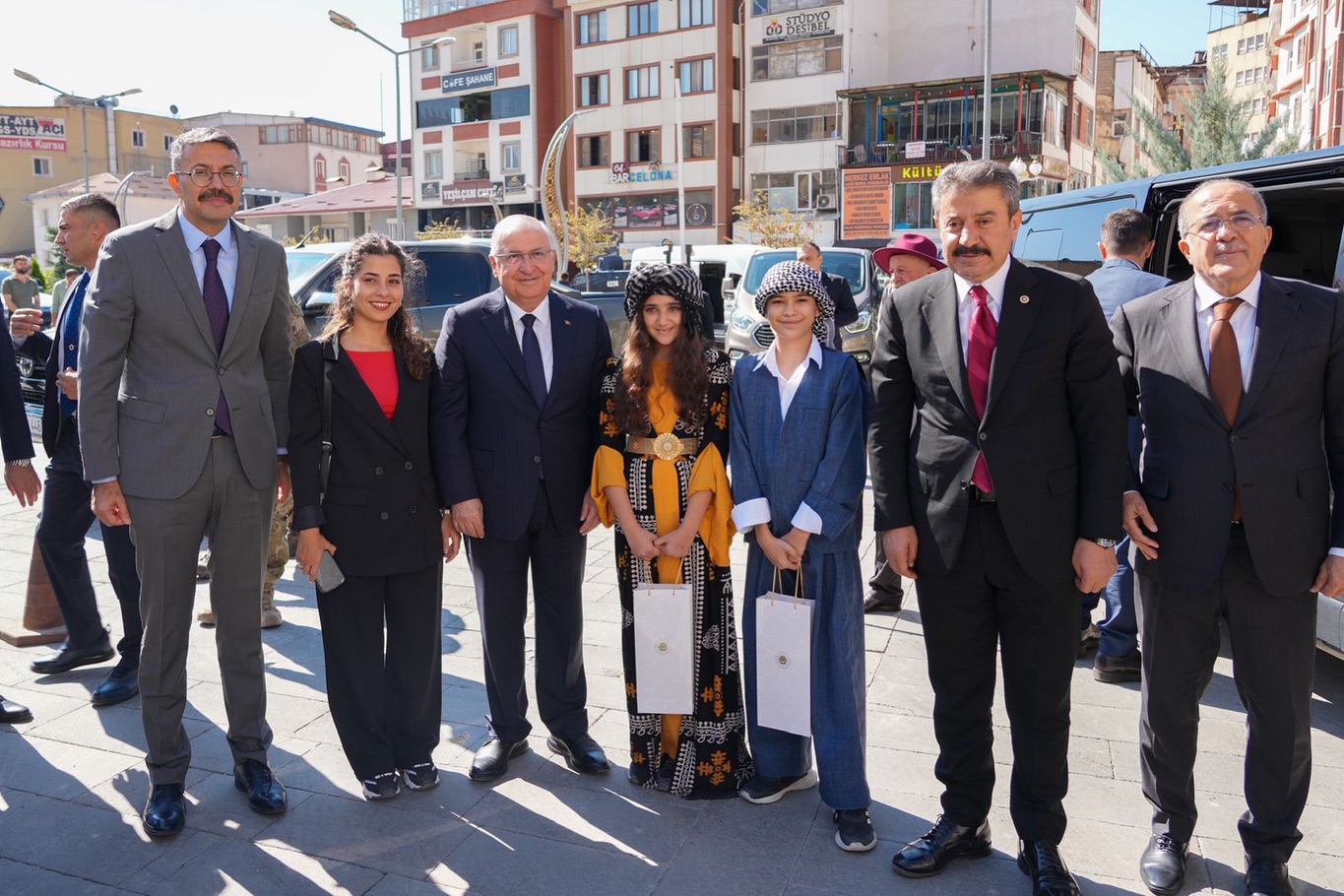 Milli Savunma Bakanı Güler Hakkari'de!