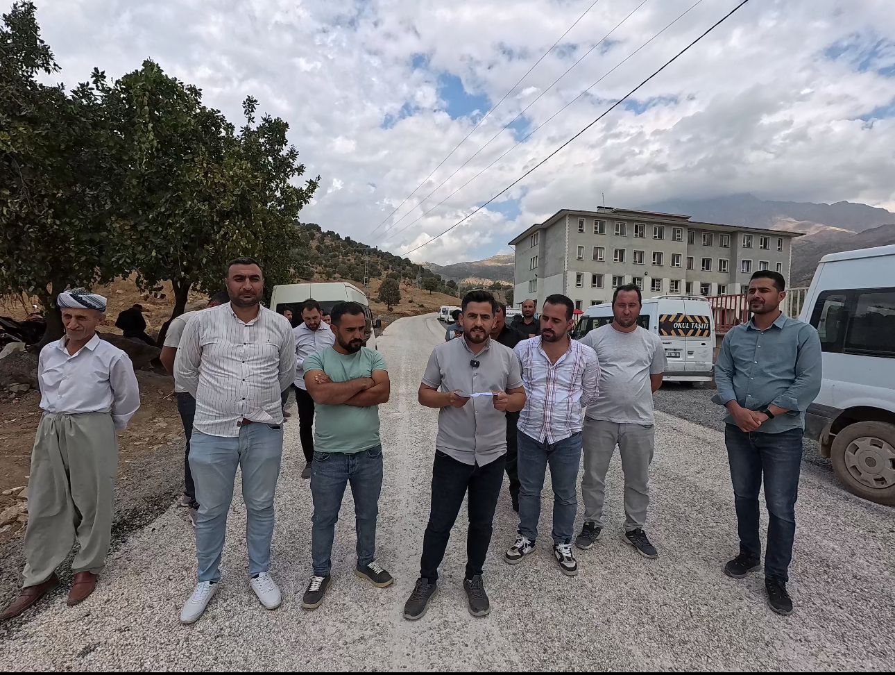 Derecikli vatandaşlardan yol tepkisi