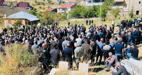 Hakkarili Avukat toprağa verildi