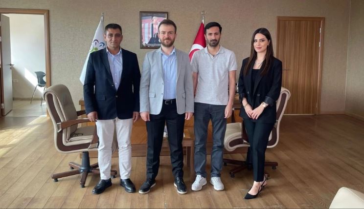 Hakkarili Belediye Başkan Yardımcısı Gür'e ziyaret