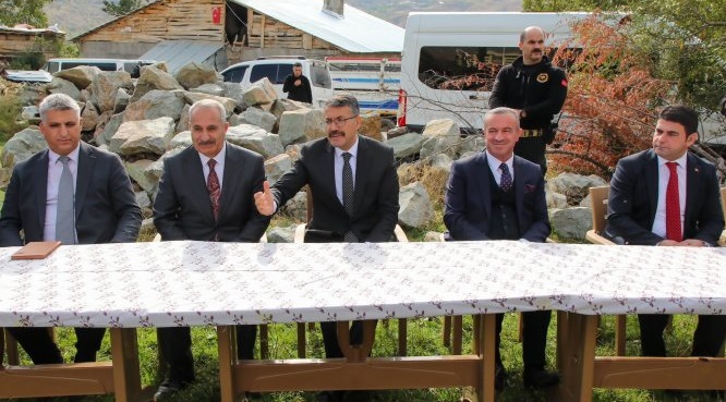 Vali Çelik, Durankaya halkının sorunlarını dinledi