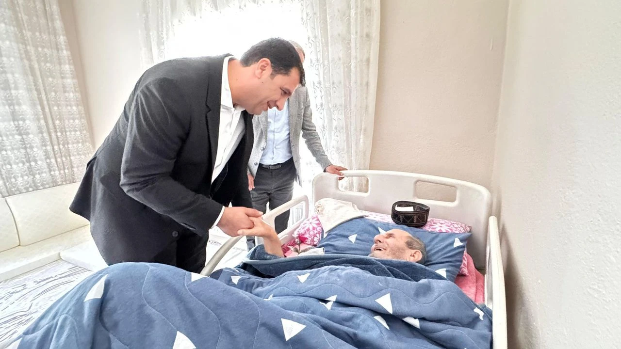 Başkan Şakar’dan Hasta ve Yaşlı Vatandaşlara Ziyaret