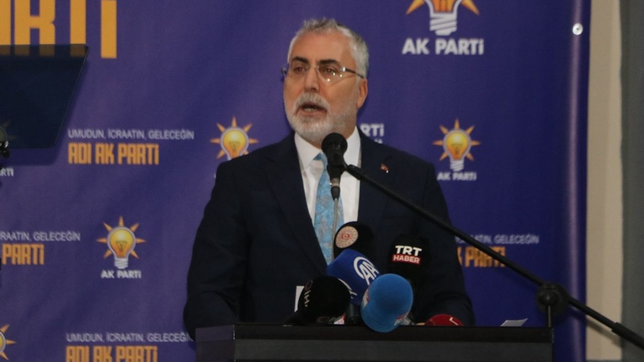 Bakan Işıkhan, AK Parti Yüksekova ilçe kongresine katıldı