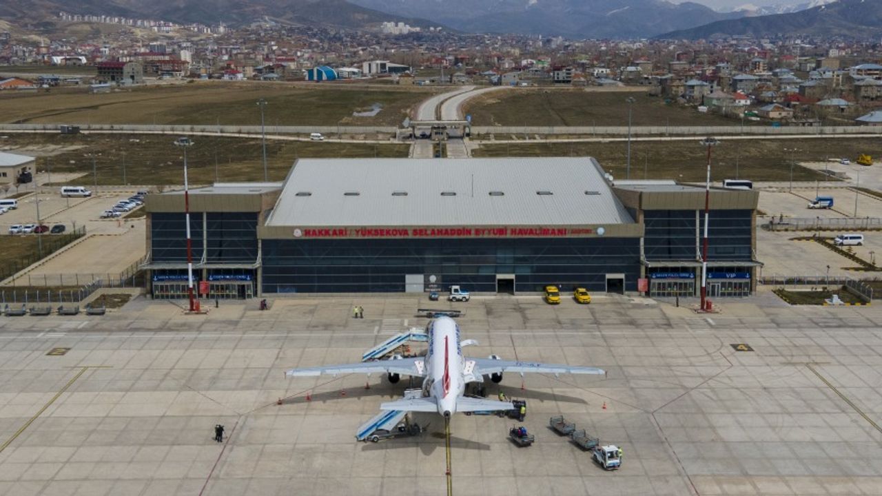 Yüksekova Havalimanı’nda işyeri kiralanacak