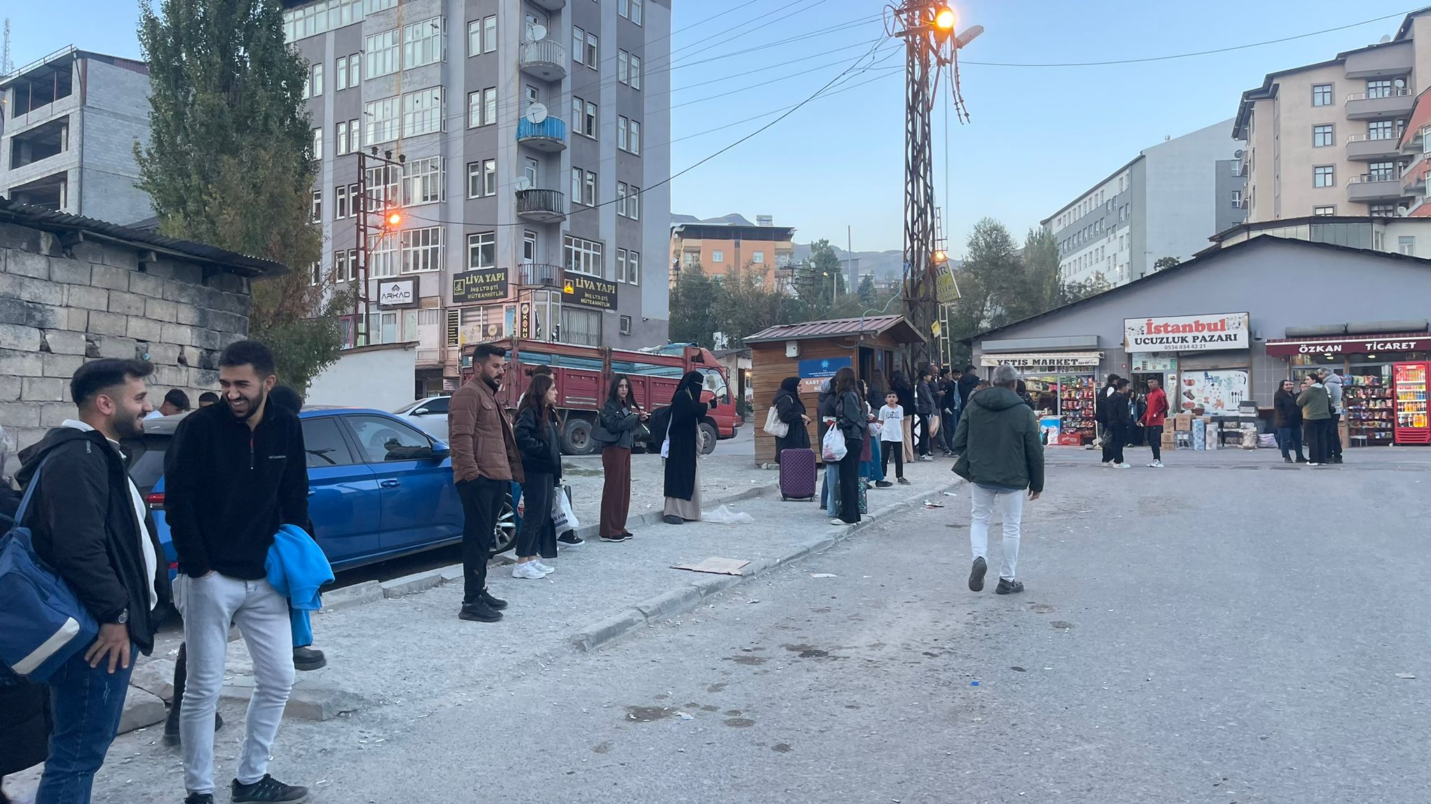 Hakkari'de Vatandaşlardan "Durak" tepkisi!