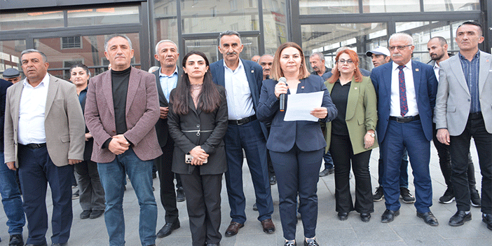 Hakkari CHP'den Kayyum protestosu