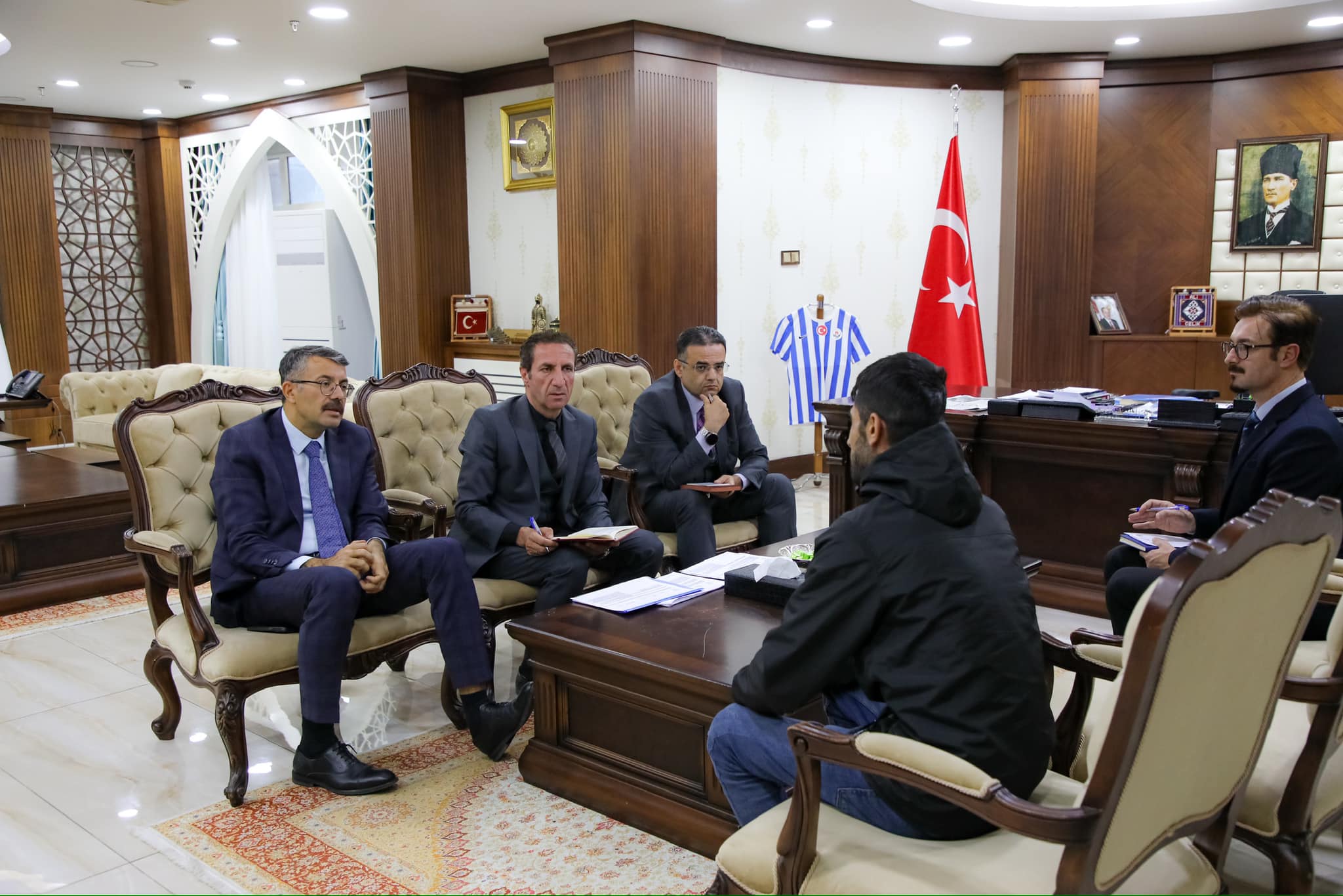 Vali Çelik, Vatandaşları Makamında Kabul Etti