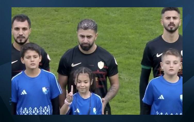 Çekdar Orhan'dan 'bozkurt' işareti yapan kız çocuğuna ilişkin açıklama