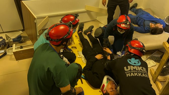 Çukurca'da gerçeği aratmayan afet tatbikatı