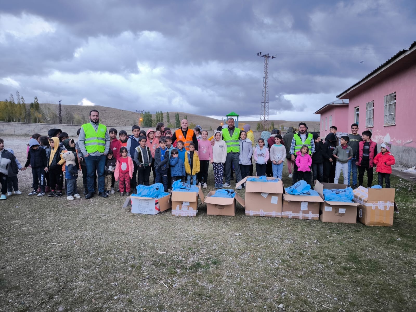 Başkan Aydoğdu'dan Öğrencilere Bot Desteği!