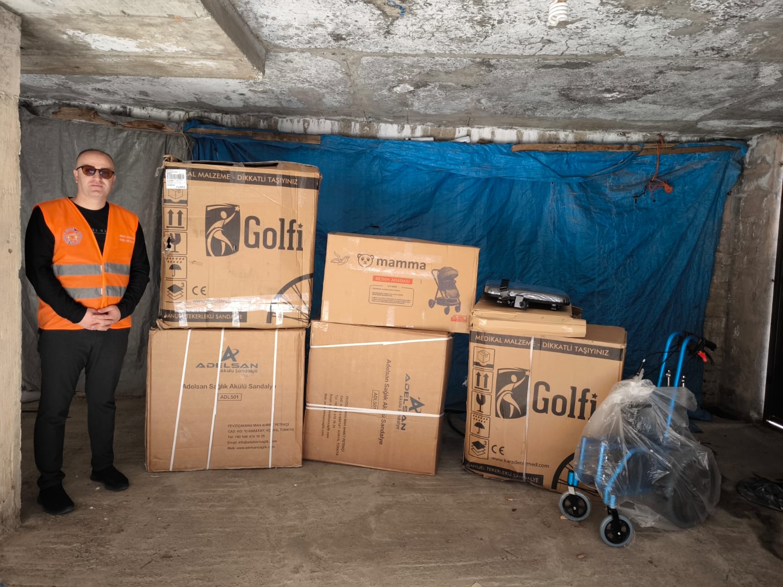 Hakkari EN GENÇ-DER'e 7 adet Akülü sandalye desteği