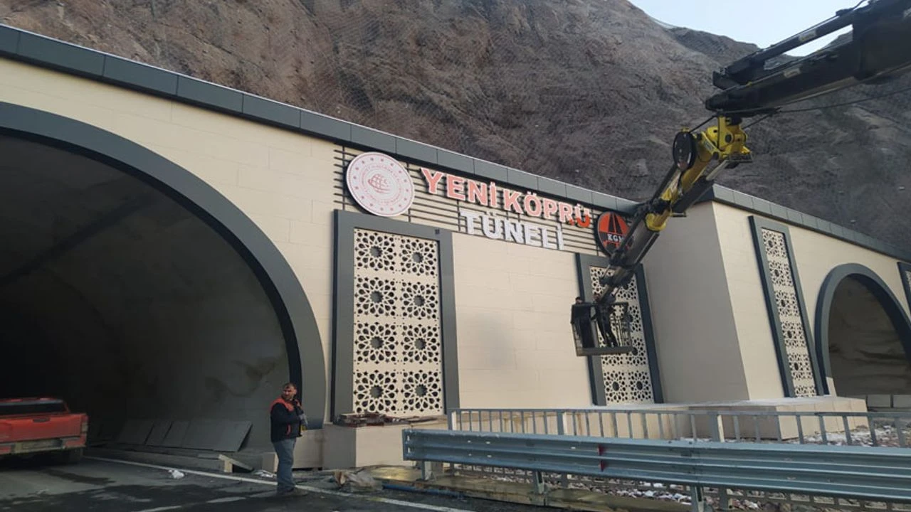 Yeniköprü tünelinin tabelası asıldı