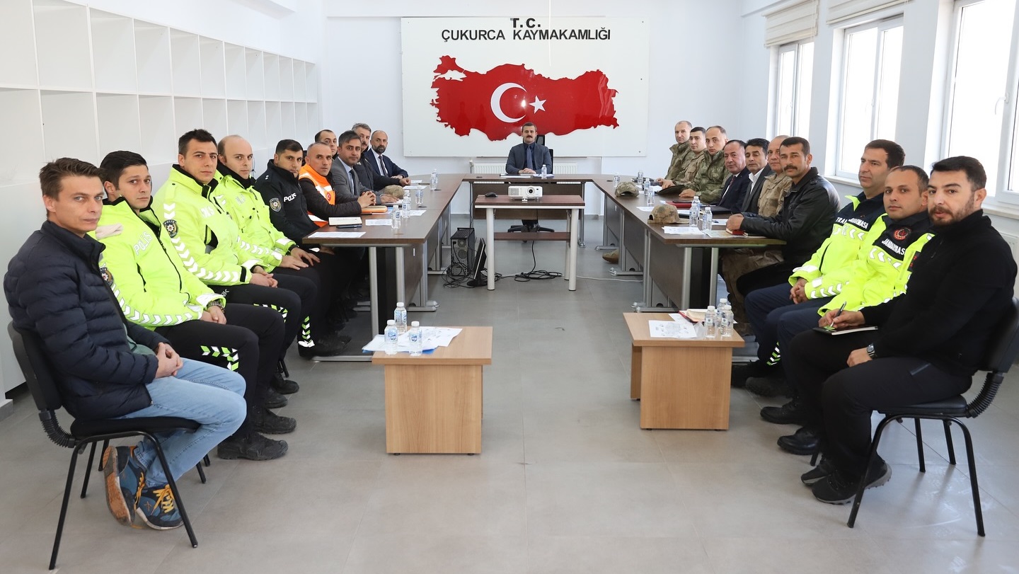 Çukurca'da karla mücadele toplantısı
