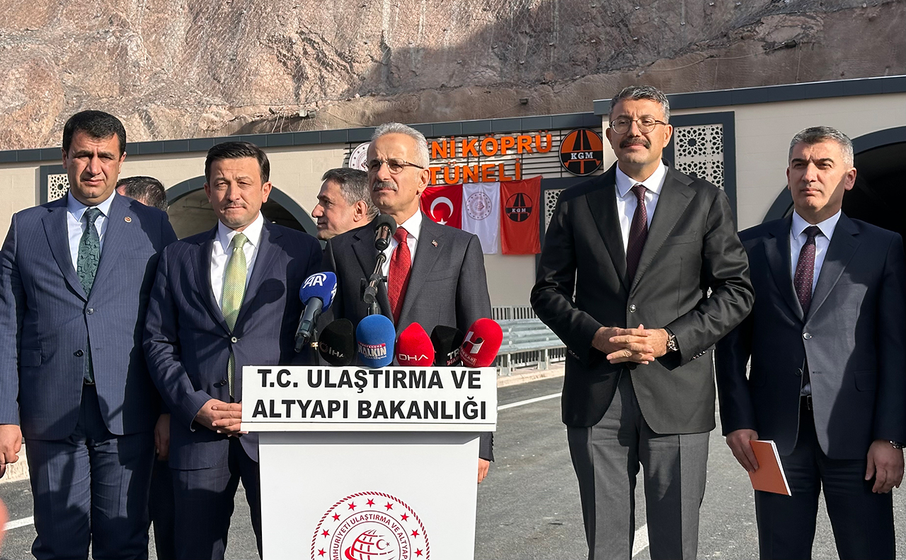 Uraloğulu: Hakkâri’ye 22 yılda 46 milyar TL yatırım yaptık