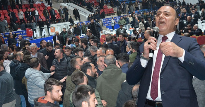 Ak Parti Hakkari kongresinde gerginlik!