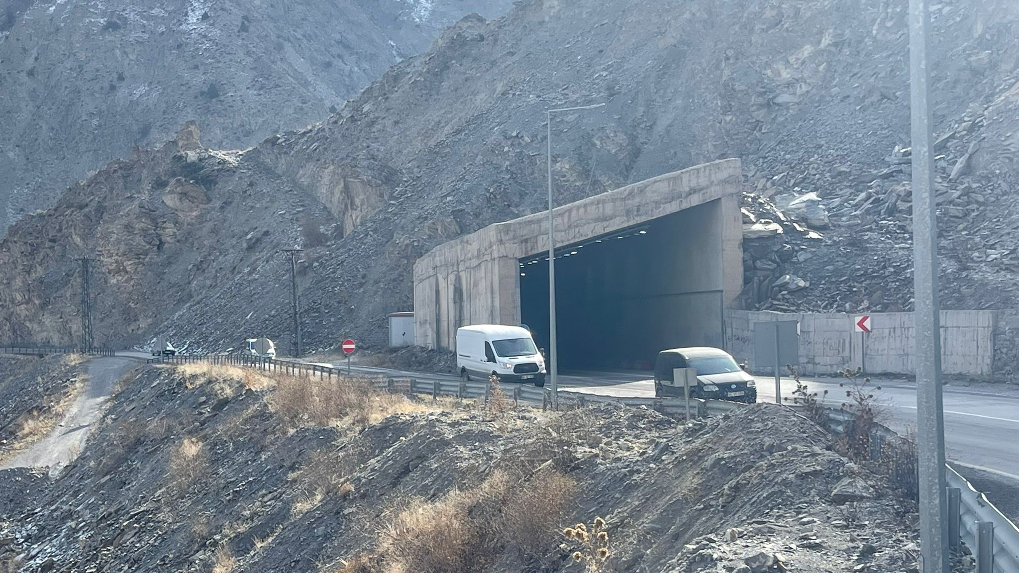 Hakkari’deki bu tünelde geliş var gidiş yok