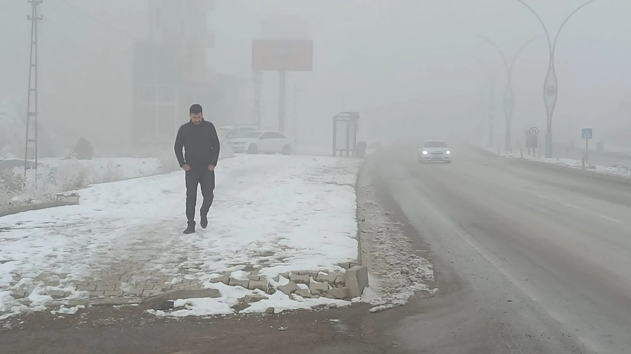 Yüksekova'da yoğun sis!