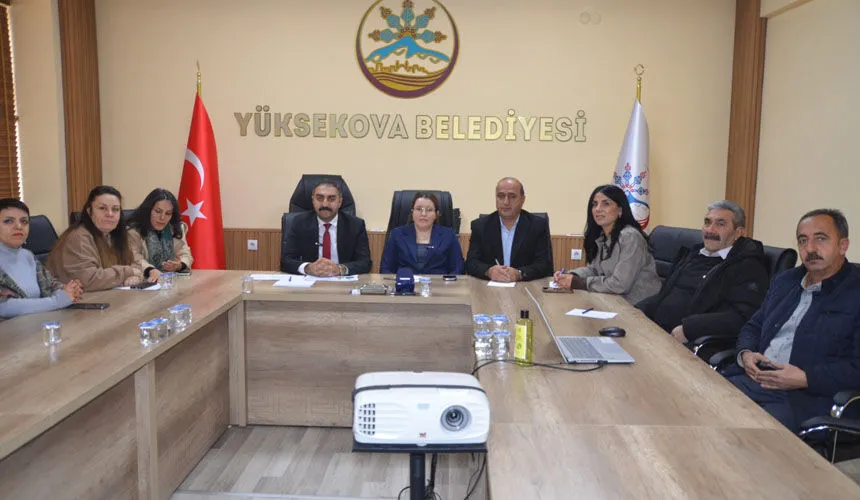 Yüksekova Belediye Eş Başkanları belediyenin borcunu açıkladı