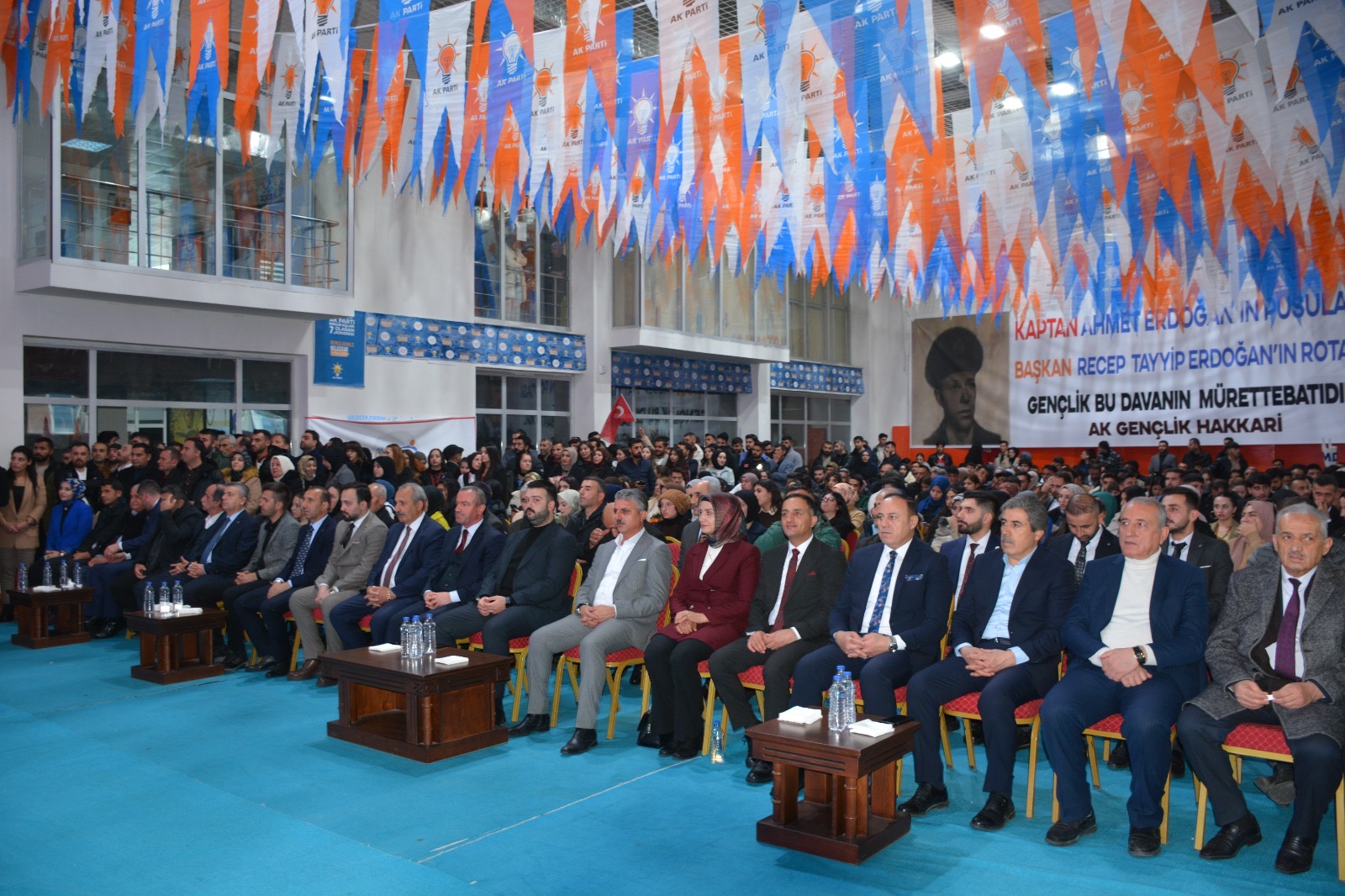 Hakkari'de AK Parti Gençlik Kolları kongresi yapıldı