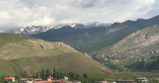 Hakkari'de Haziran ayında kar sürprizi!