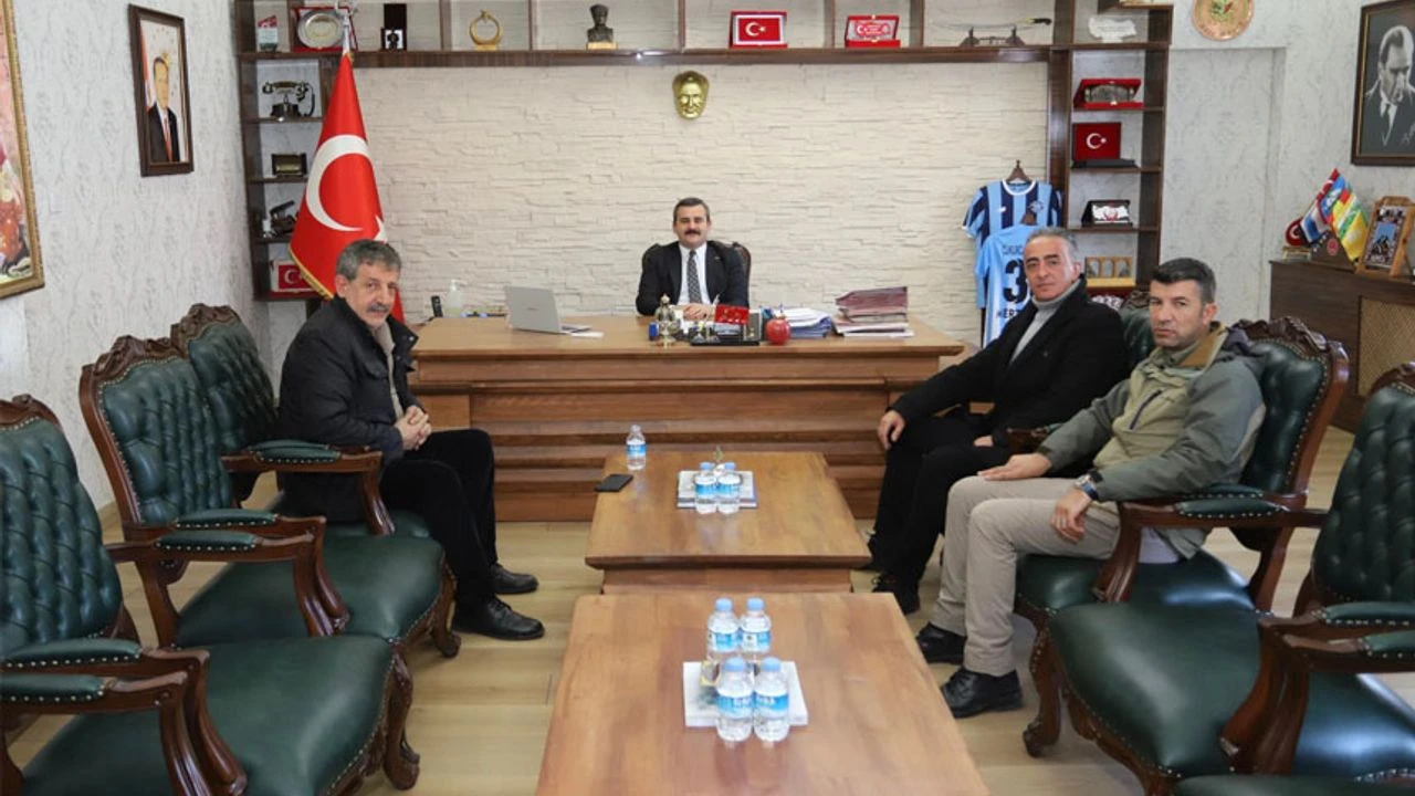 Gani Rüzgar Şavata’dan Çukurca Kaymakamı’na ziyaret