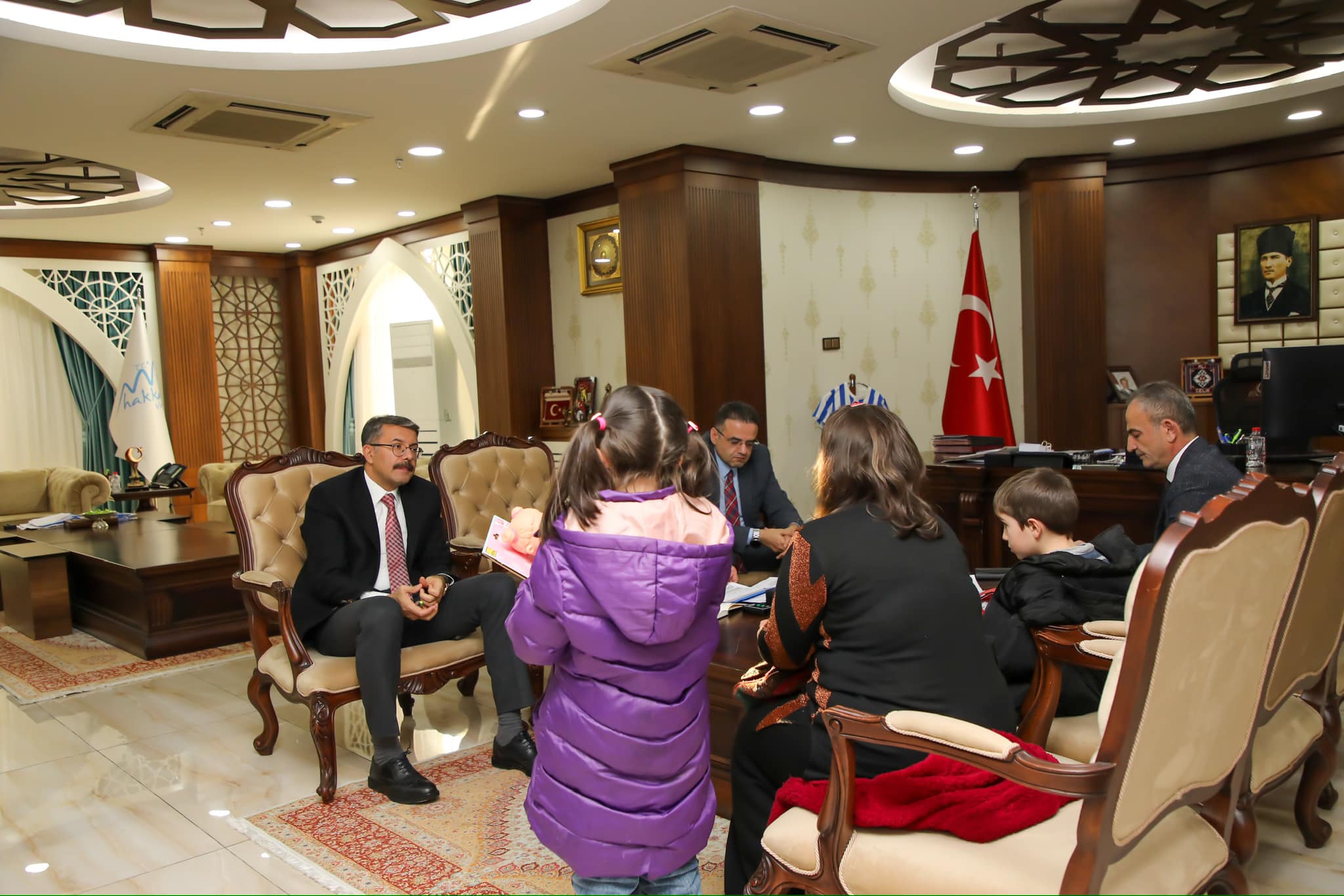 Vali Çelik, Vatandaşları Makamında Kabul Etti