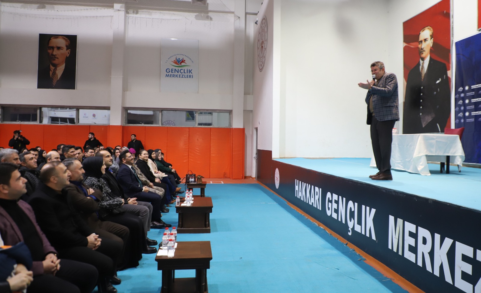 Hakkari'de 'Ailede huzur' söyleyişi düzenlendi