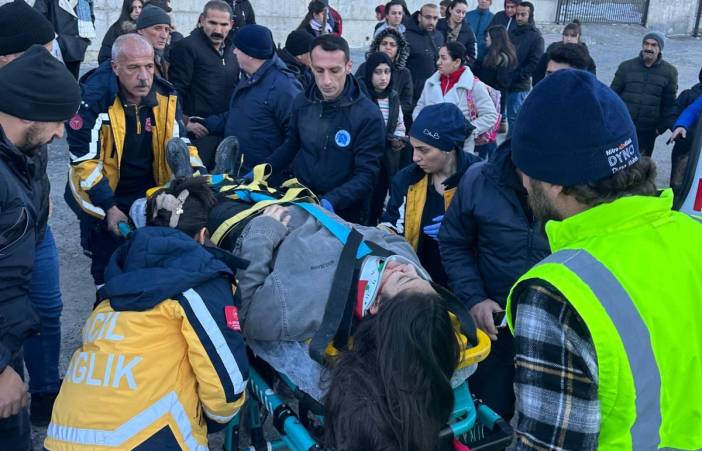 Hakkari'de Trafik kazası: 1 Yaralı