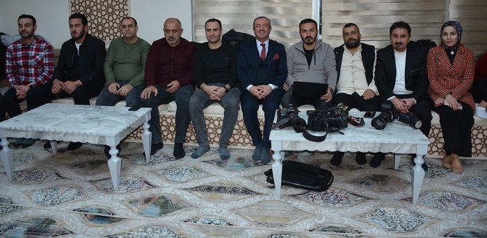 Hakkari Ak Parti, Gazetecilere Sıra gecesi düzenledi!
