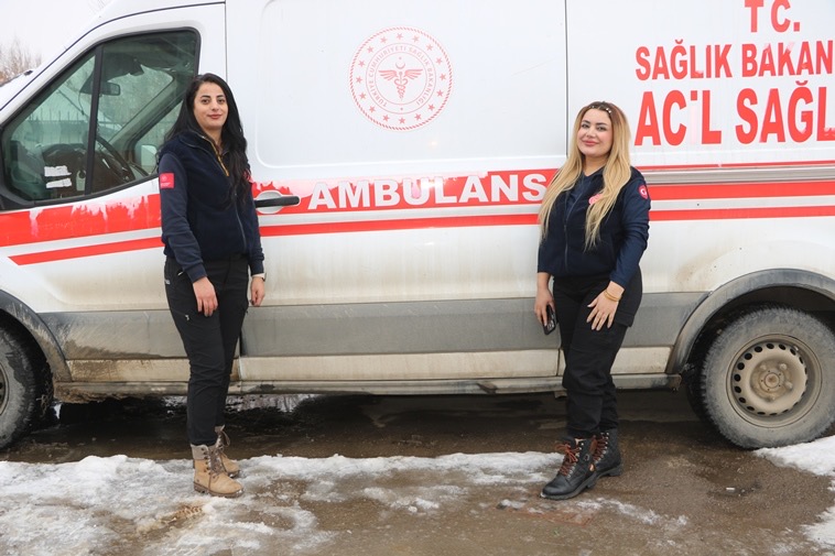 Hakkari'nin kadın ambulans şoförleri
