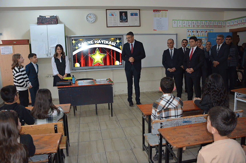 Hakkari'de 60 bin öğrenci karne aldı