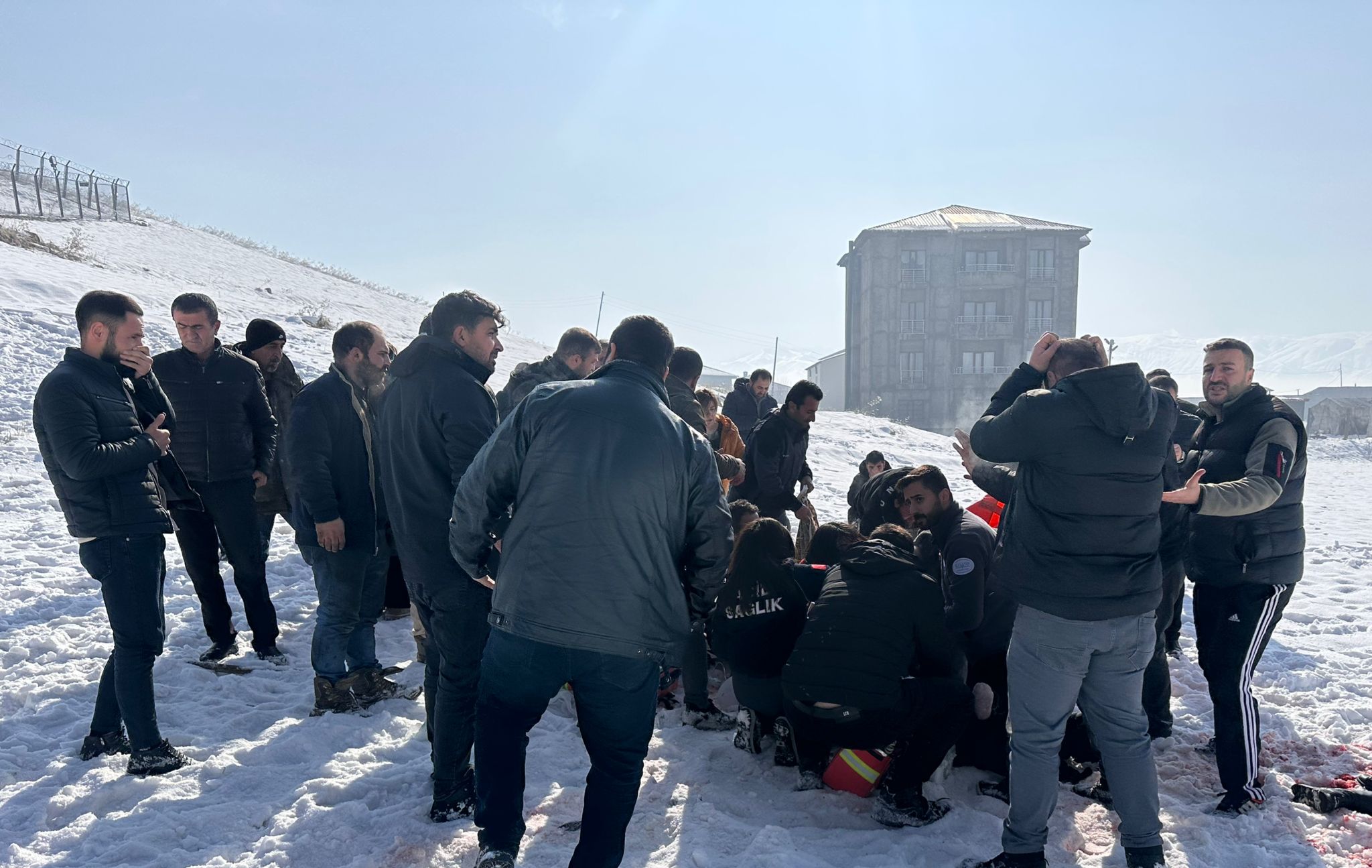 Hakkaride köpek saldırısına uğrayan  kız çocuğu öldü