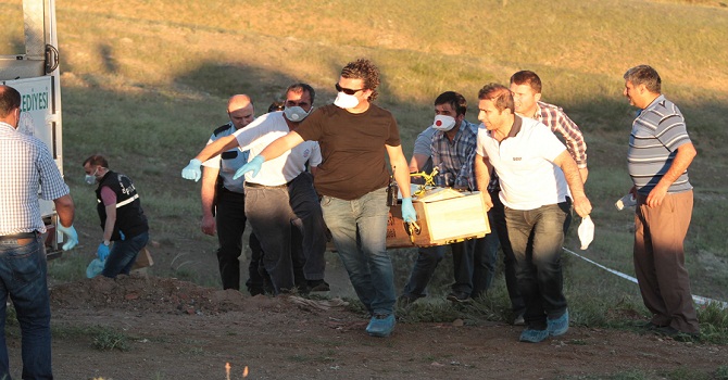 Yakılmış erkek cesedi bulundu!