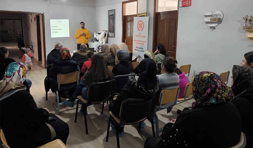 Hakkari'de ADEM Kursiyerlerine seminer