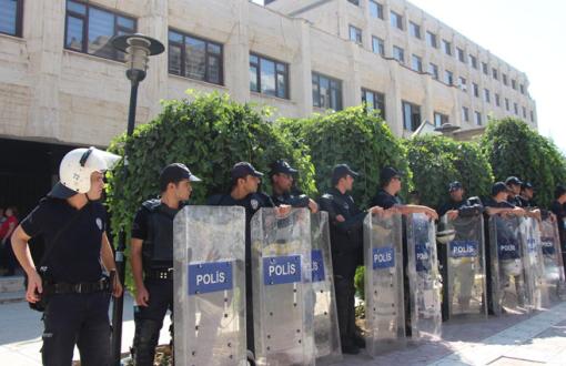 Kayyım 18 kişiyi daha işten çıkardı