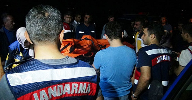 İntihar eden kadını kurtarmaya çalışırken canından oldu