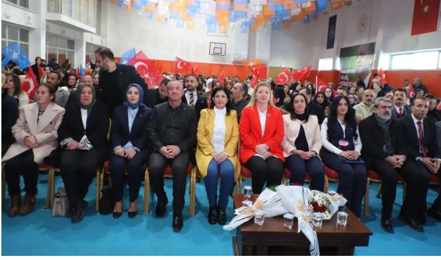 Hakkari'de AK Parti İl Kadın Kolları 7. Olağan Kongresi yapıldı.