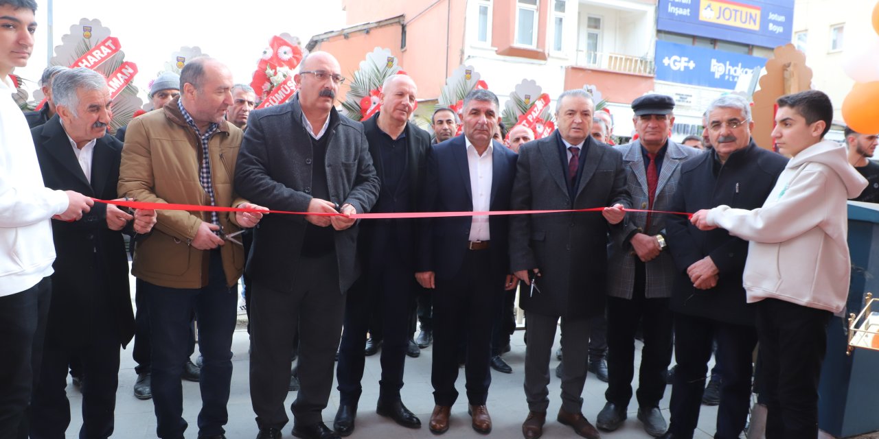 Markova Beğendik Giyim Yeni adresinde hizmete açıldı