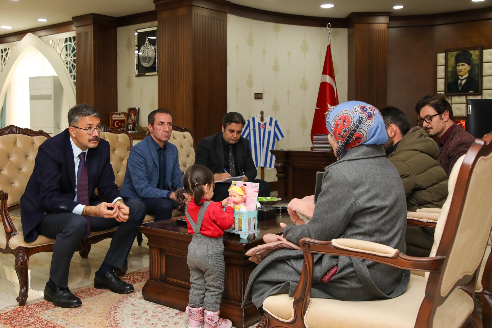 Vali Çelik, Vatandaşları Makamında Kabul Etti