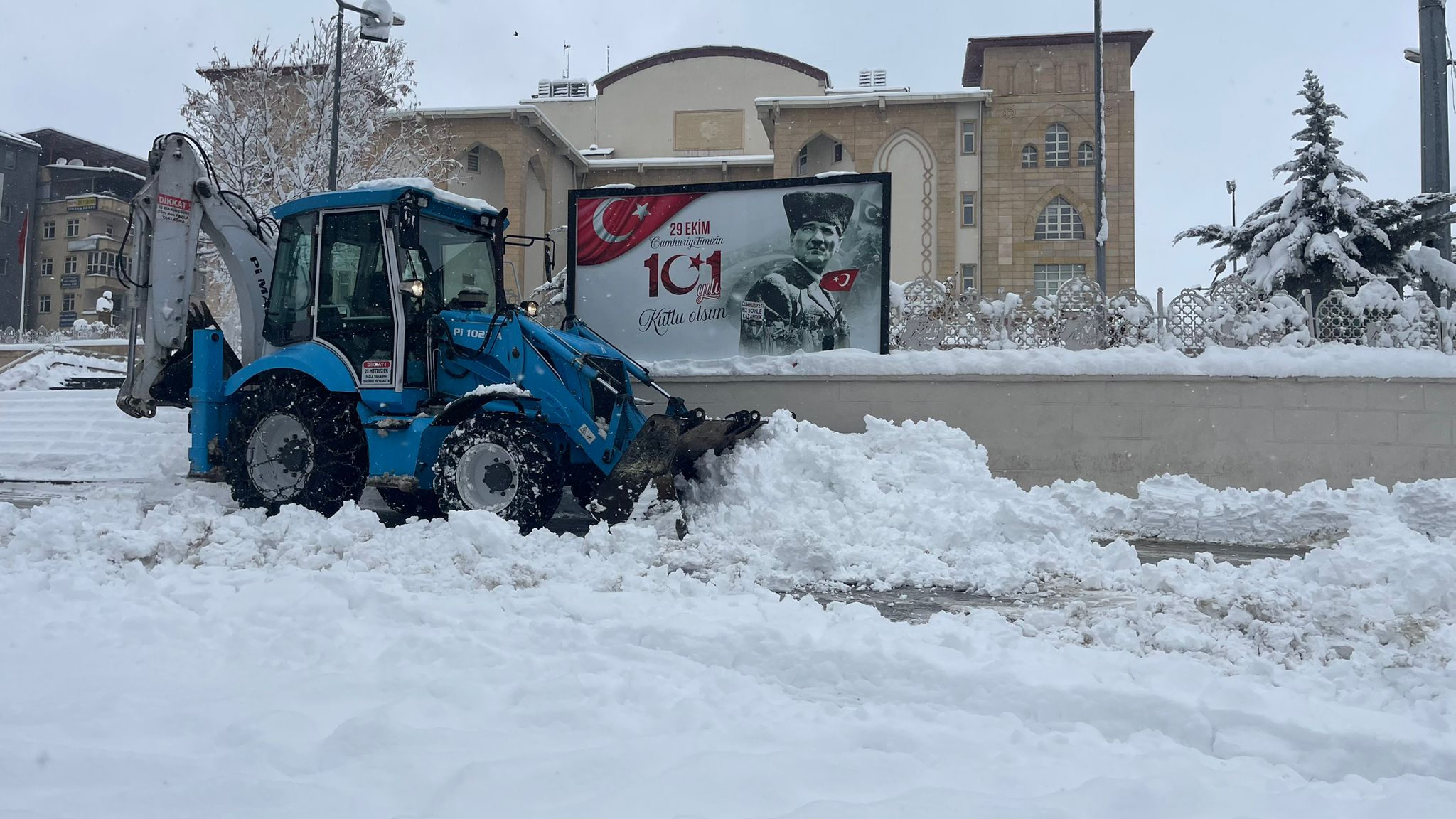 Hakkari'de 168 Yerleşim yolu ulaşıma kapandı