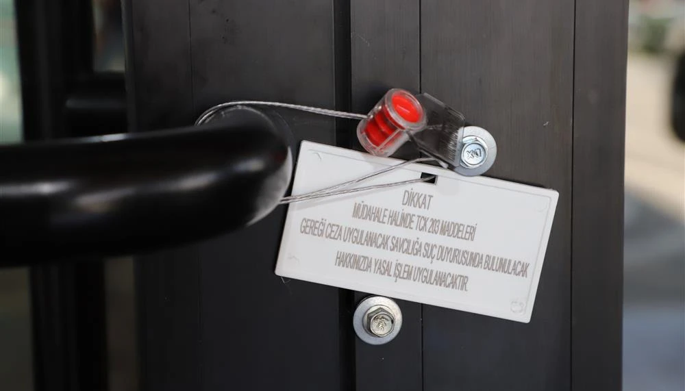 Hakkari'de Üç Otel Kapatıldı