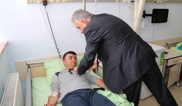Vali Toprak Yaralı askerleri ziyaret etti