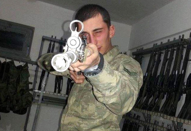 Hakkari'de askeri araca roketli saldırı